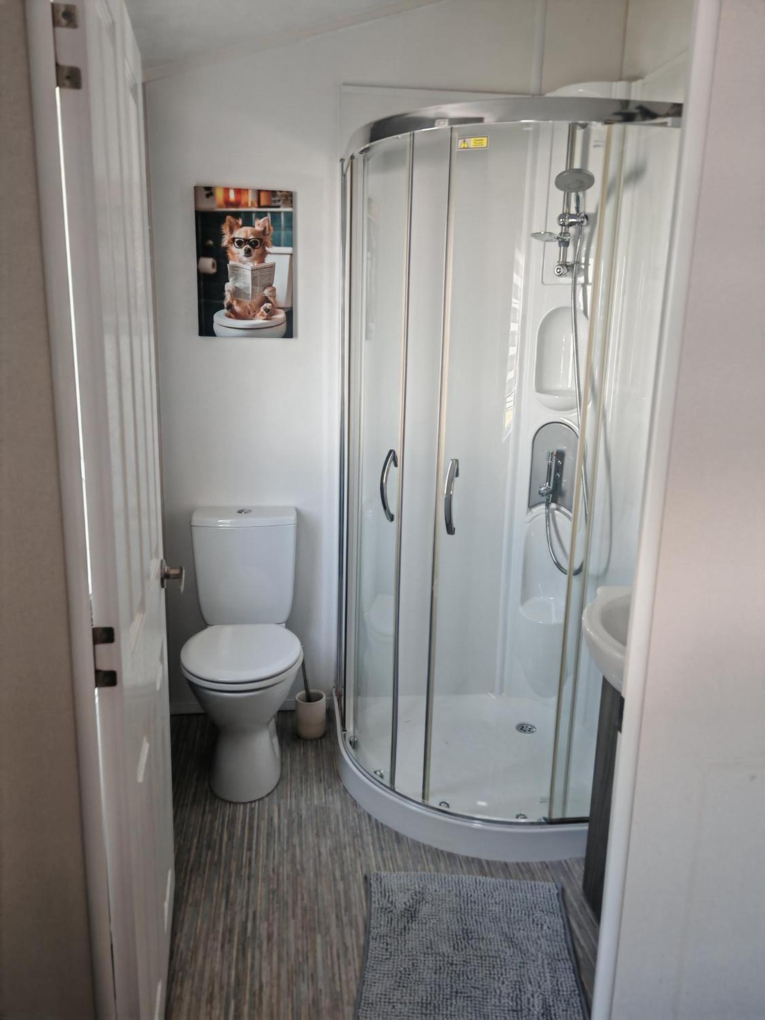 Manor Park Dog Friendly 2 Bed, 6 Berth With Decking 600 Yard's From The In Hunstanton