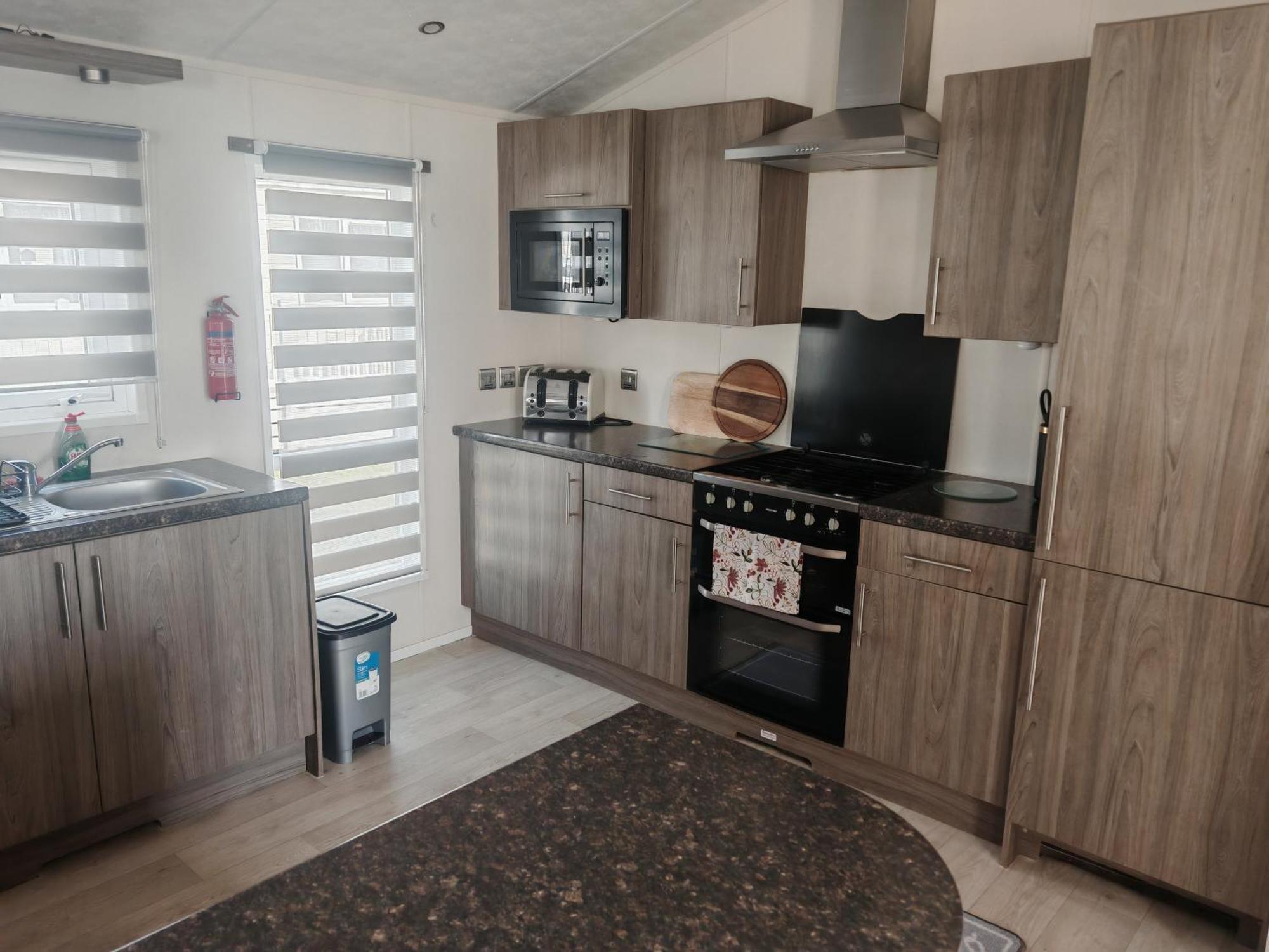 Manor Park Dog Friendly 2 Bed, 6 Berth With Decking 600 Yard's From The In Holiday home